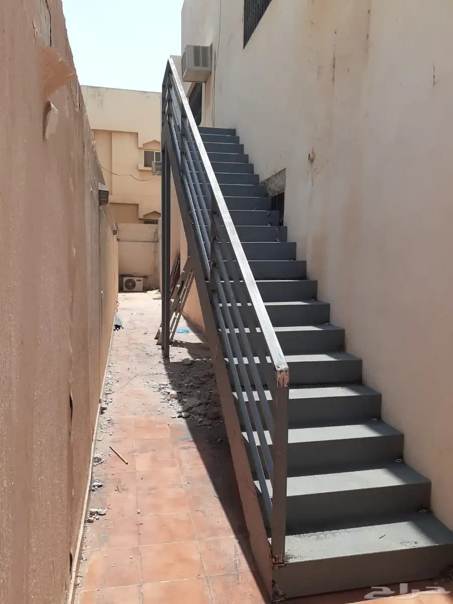 درج حديد الشرقية | تصميم وتنفيذ احترافي بجودة عالية